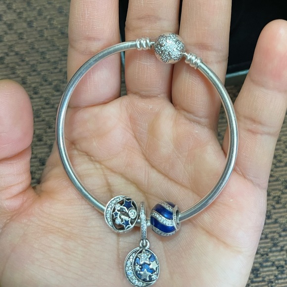 Pandora Limited Edition Unique as you are Snowflake Bangle Bracelet w/ 3 Charms - Picture 7 of 16
